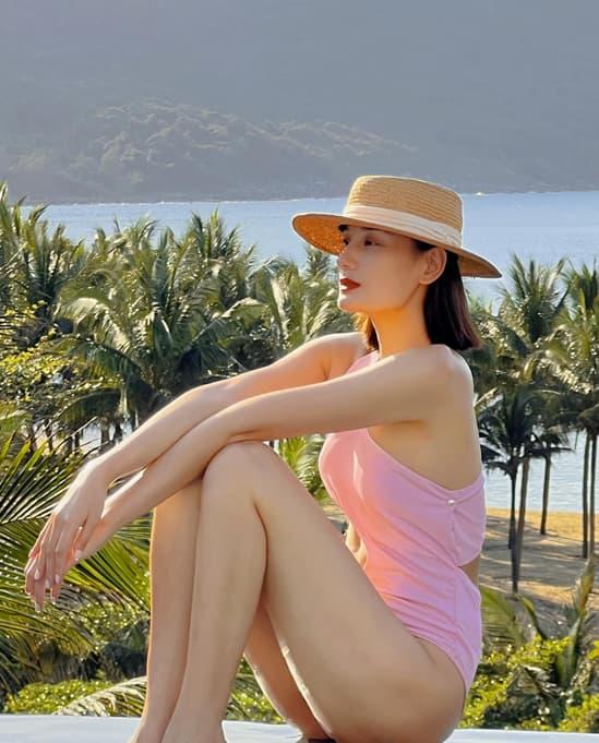 Siêu mẫu lê thúy,lê thúy diện bikini,sao việt