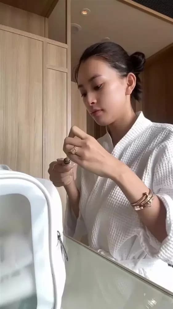 hoa hậu Tiểu Vy, sao Việt
