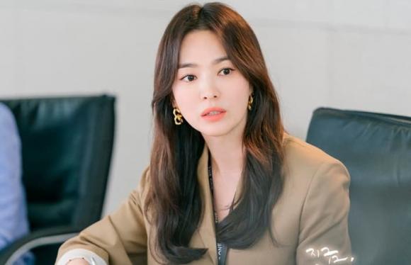 Chia sẻ của Song Hye Kyo về việc kết hôn và sinh con bị 'đào lại' gây tranh cãi khắp mạng xã hội