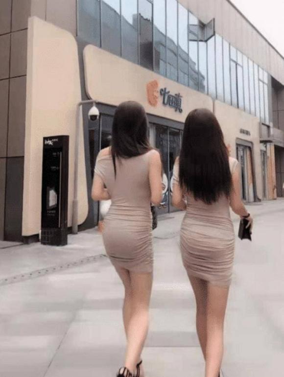 hai mẹ con, cặp mẹ con trẻ trung, cặp mẹ con gây sốt