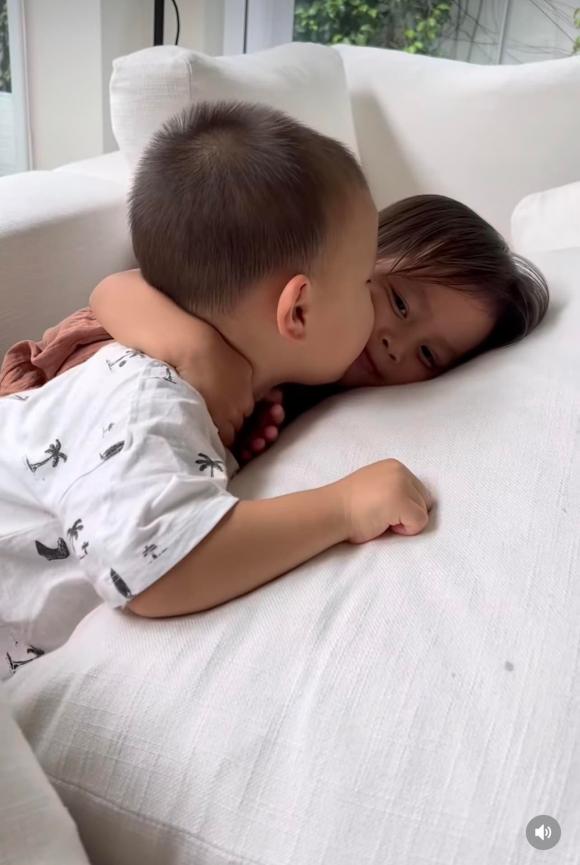 ca sĩ Hồ Ngọc Hà