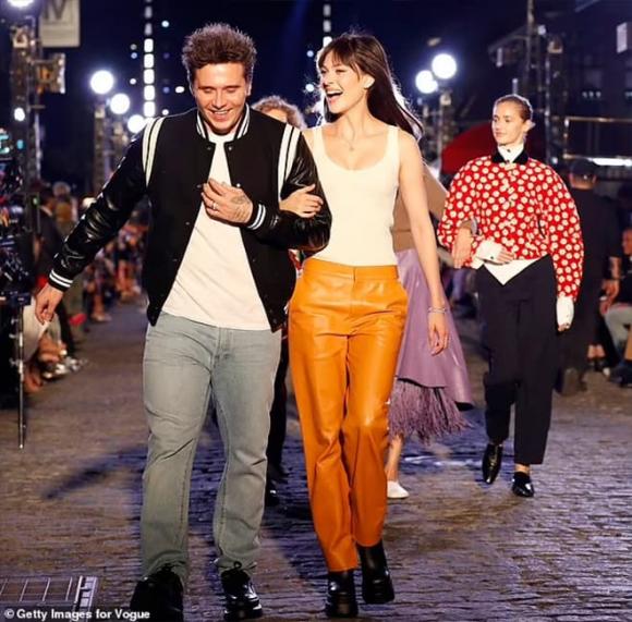 Brooklyn Beckham, Nicola Peltz, vợ chồng Peltz - Becks sành điệu tại Tuần lễ thời trang New York, sao Hollywood