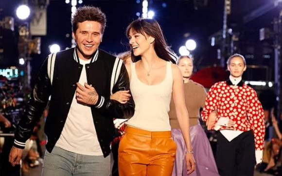 Brooklyn Beckham, Nicola Peltz, vợ chồng Peltz - Becks sành điệu tại Tuần lễ thời trang New York, sao Hollywood