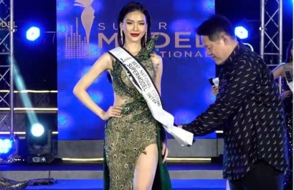 Bùi Quỳnh Hoa, sao Việt, siêu mẫu Bùi Quỳnh Hoa