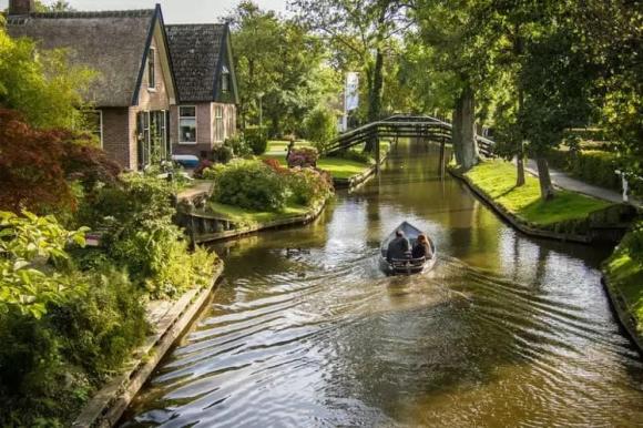 làng Giethoorn, ngôi làng không ô tô, hà Lan