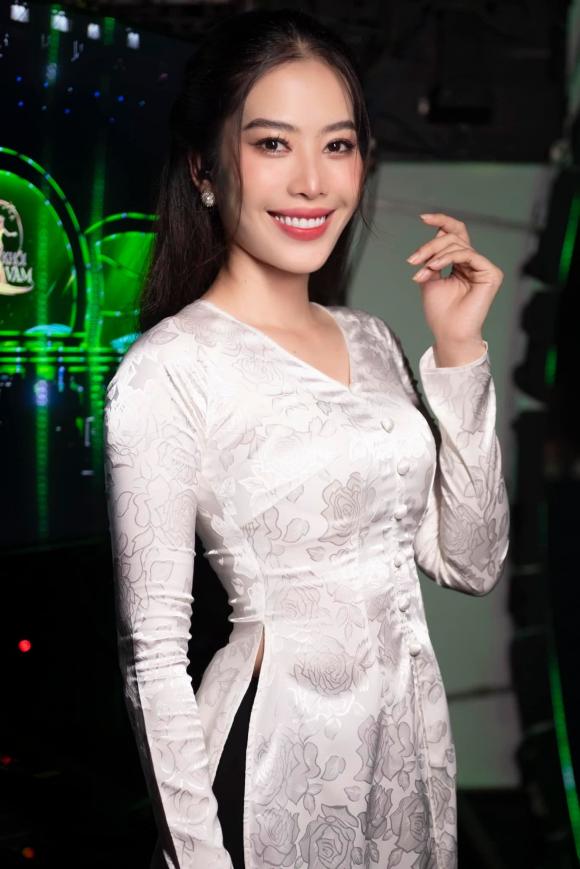 Nam Em, sao việt, Hoa khôi Nam Em