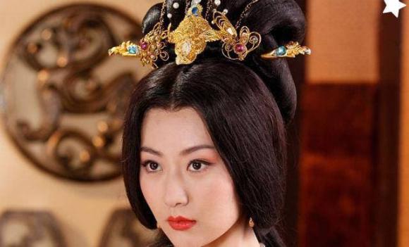 Tiêu Hoàng hậu, hoàng cung