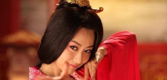 Tiêu Hoàng hậu, hoàng cung