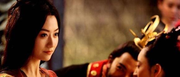 Tiêu Hoàng hậu, hoàng cung