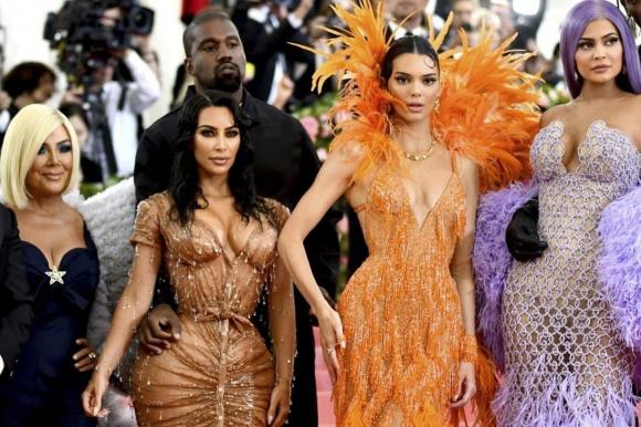 Kim Kardashian, thời trang của Kim, sao Hollywood