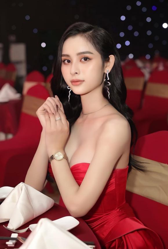 Á quân 2 Miss International Queen Việt Nam 2020, Tường Vi, người đẹp chuyển giới