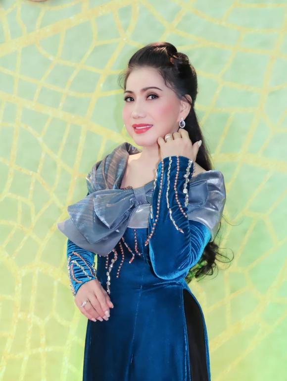 NSƯT Phượng Loan, sao Việt
