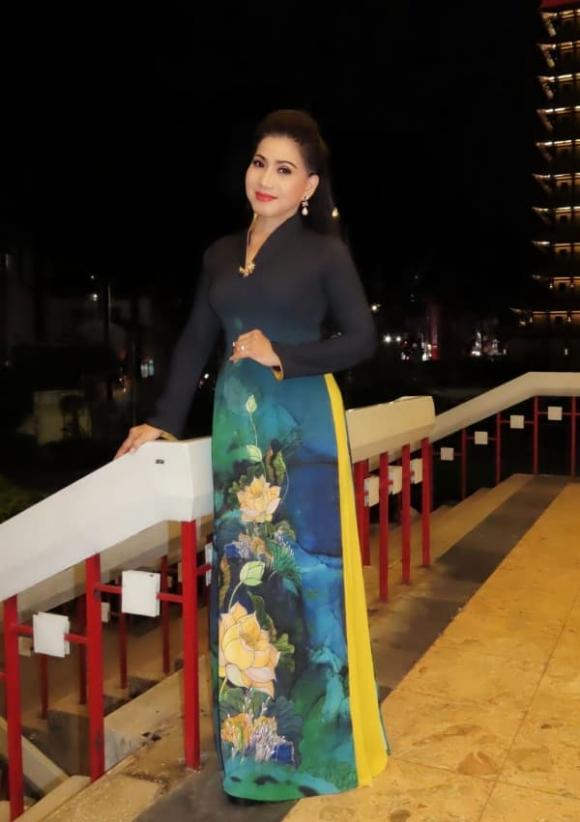 NSƯT Phượng Loan, sao Việt