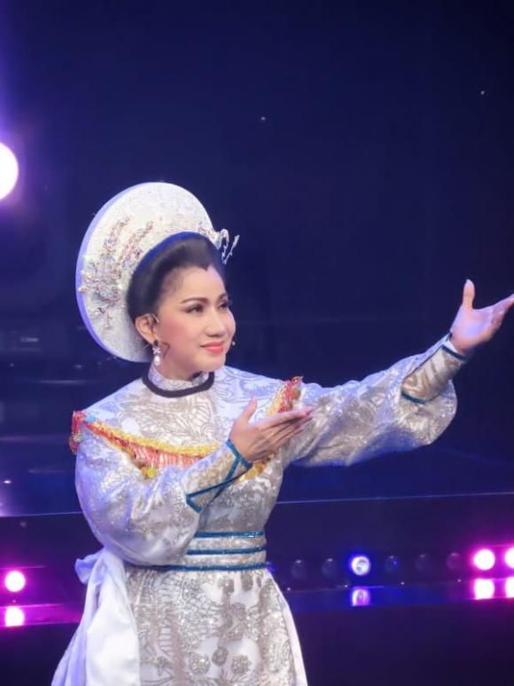 NSƯT Phượng Loan, sao Việt