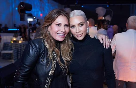 Kim Kardashian,  Jennifer Lopez và Ben Affleck , sao Hollywood
