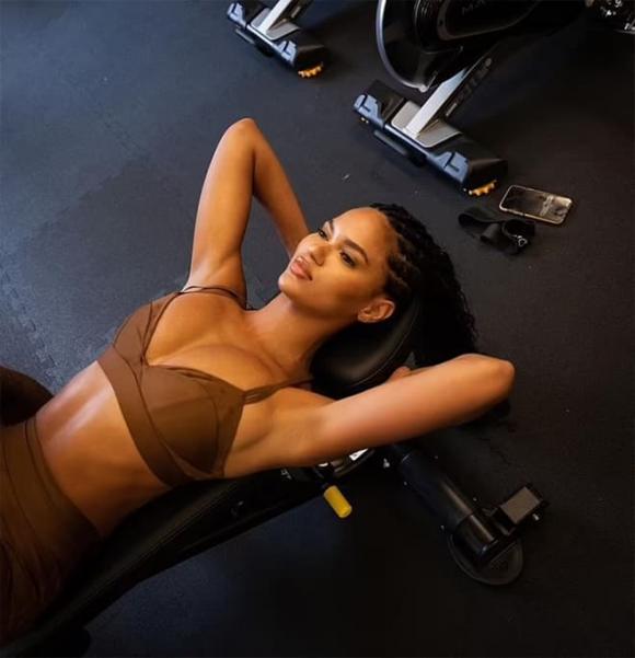 Kanye West, Juliana Nalu, sao Hollywood