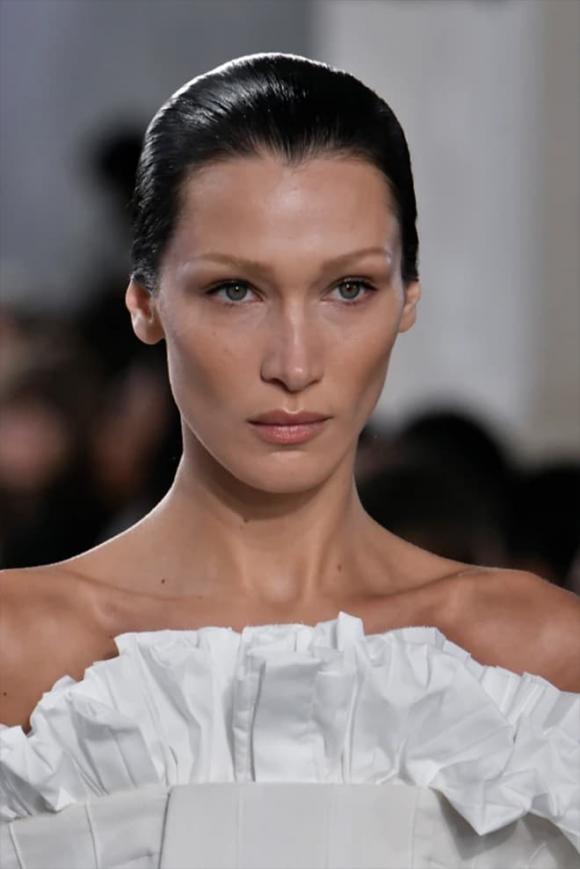 Jodie Comer, Bella Hadid, Taylor Swift, Kim Kardashian, sao Hollywood