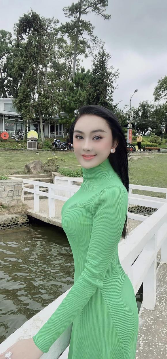 ca sĩ Lâm Khánh Chi, sao Việt