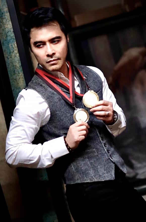 Hiệp sĩ - họa sĩ Daniel K. Winn, Winn Slavin Fine Art