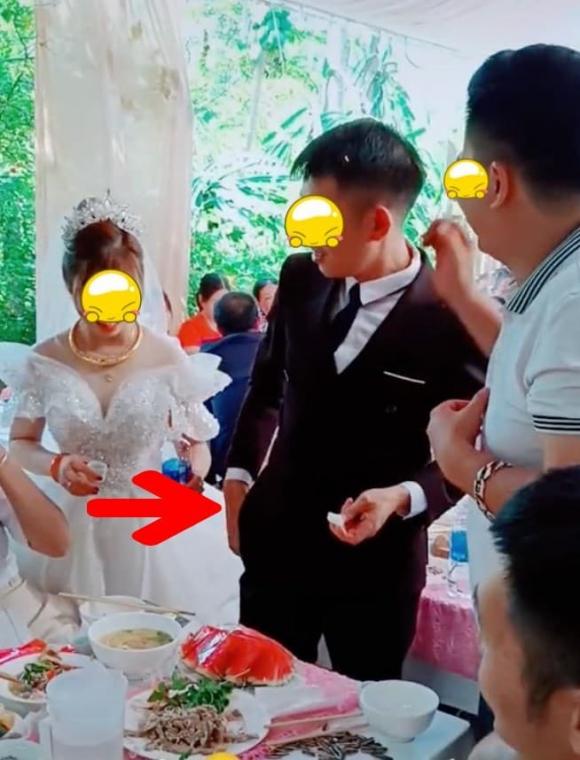 cô dâu, phong bì mừng cưới, giới trẻ 
