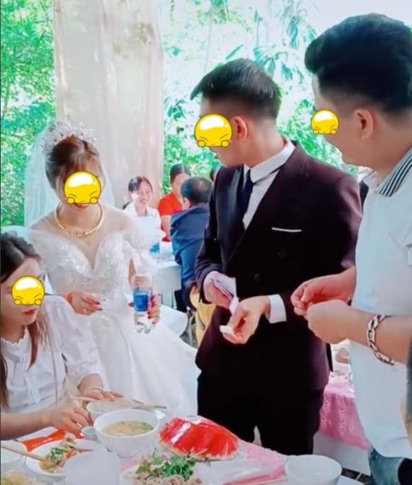 cô dâu, phong bì mừng cưới, giới trẻ 