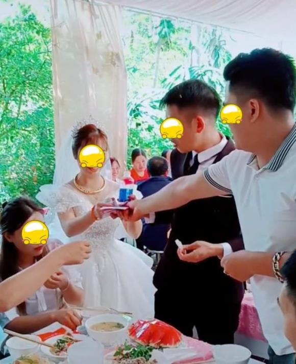 cô dâu, phong bì mừng cưới, giới trẻ 