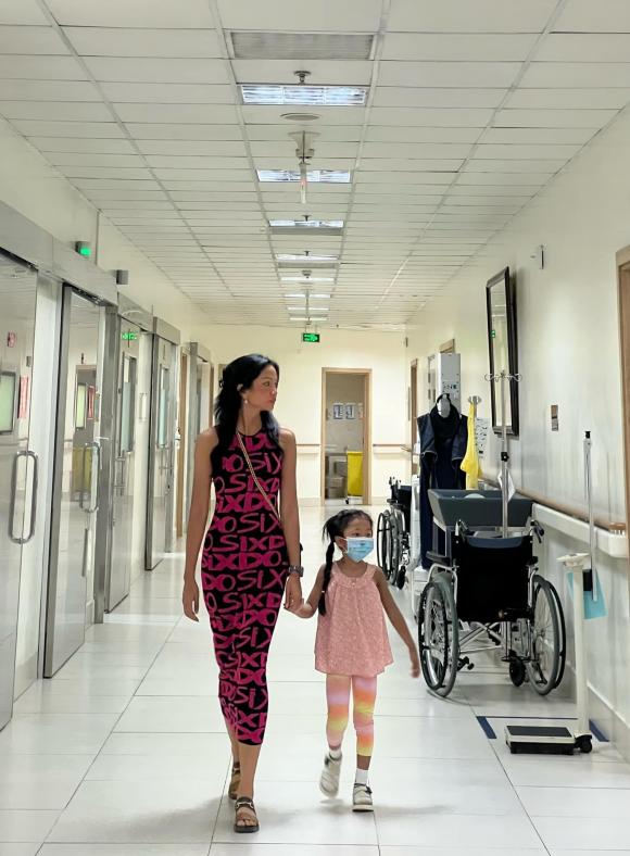 H'hen niê,con gái nuôi của h'hen niê,sao việt