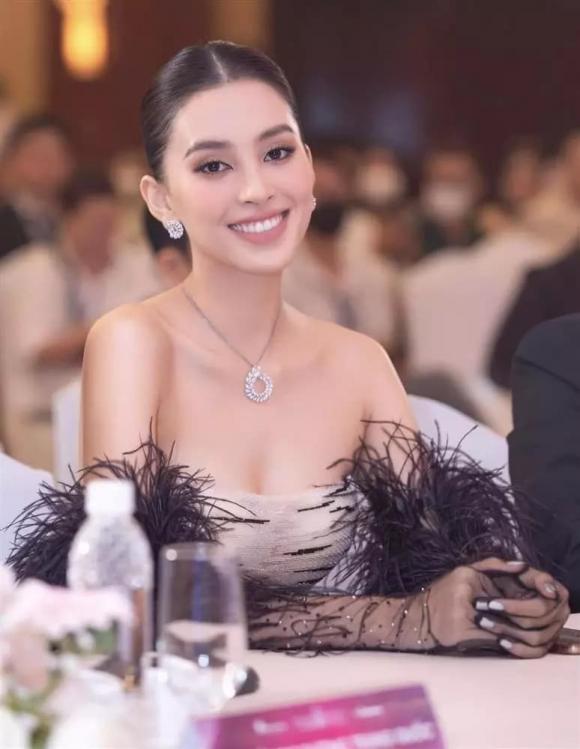 hoa hậu Tiểu Vy, sao Việt