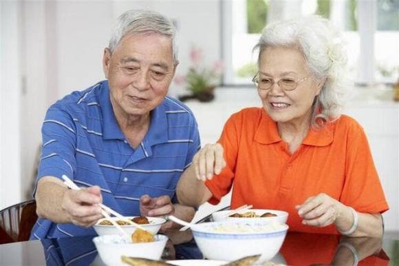 bữa tối carbohydrate chất lượng cao tuổi thọ trái cây rau không tinh bột các loại ngũ cốc