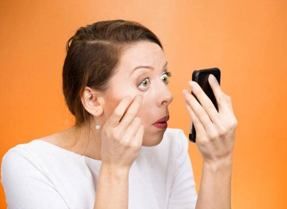 ung thư mất thị lực vàng da khiếm khuyết trường thị giác proptosis Dụi mắt thuốc nhỏ mắt