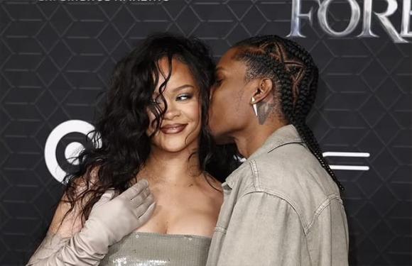 Rihanna, A $ AP Rocky, sao Hollywood