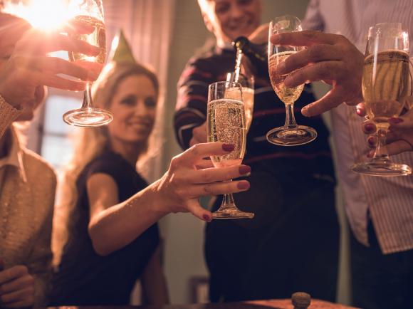 thói quen xấu trong bữa ăn, bản chất con người, nhìn người qua thói quen ăn uống