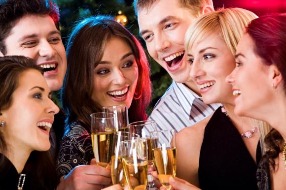 thói quen xấu trong bữa ăn, bản chất con người, nhìn người qua thói quen ăn uống
