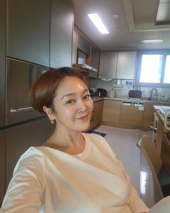 lee seung yeon, kim hee ae, mối tình đầu, nữ hoàng phim ngoại tình, sao hàn 