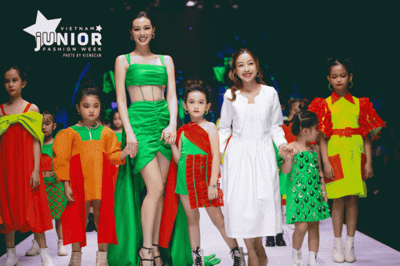 ntk-trinh-chau-3110 (1).png 0 NTK Trinh Châu, Fashion Show Bản Sắc Đất Thủ, Dress By TrinhChau