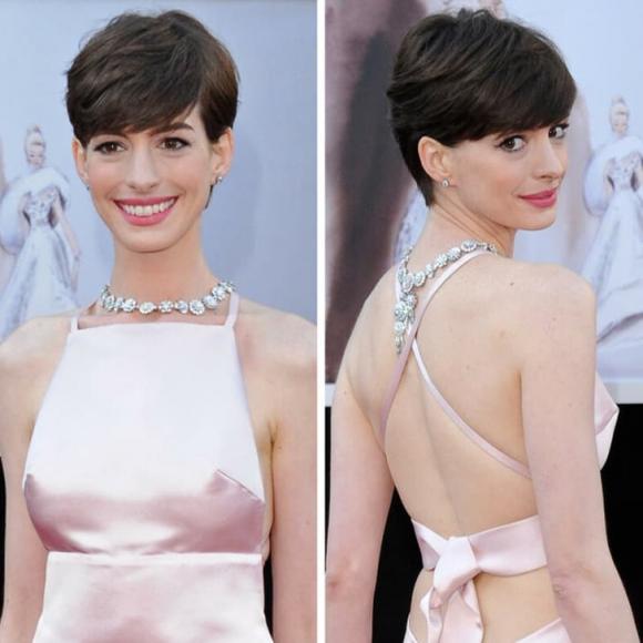 thời trang sao, đeo vòng cổ, đeo vòng cổ ngược, thời trang sao Hollywood,