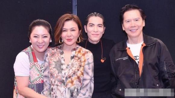 Quan Chi Lâm có mối quan hệ thân thiết với gia đình 'bà trùm showbiz Hong Kong'.
