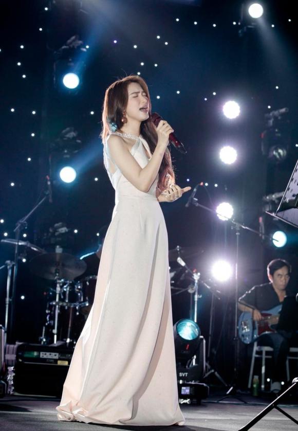 Hòa Minzy, sao Việt, ca sĩ Hòa Minzy