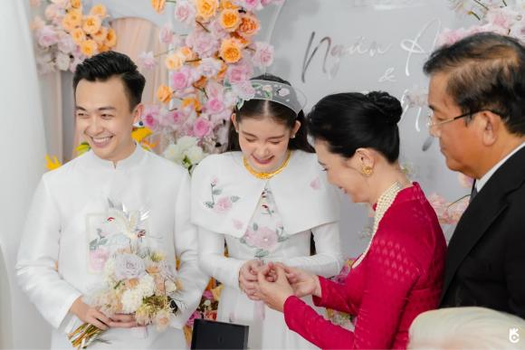hoa hậu Lê Âu Ngân Anh, sao Việt