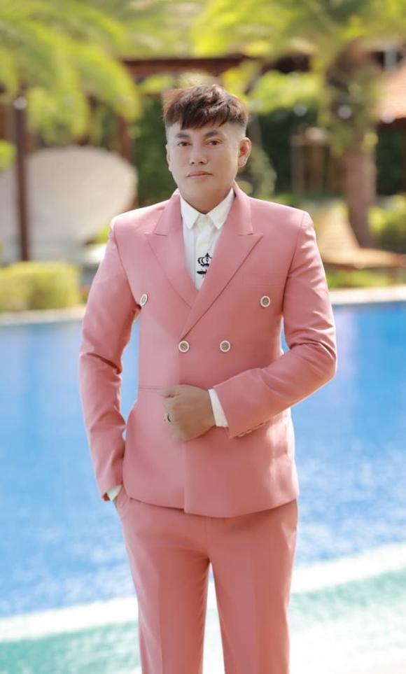 ao-dai-ntk-tommy-nguyen-hoa-hau-du-lich-viet-nam (1).jpg 4 NTK Tommy Nguyễn, Hoa hậu du lịch việt nam, Áo dài Tommy Nguyễn