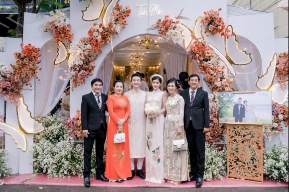 hoa hậu Lê Âu Ngân Anh, MC Phan Tô Ny, sao Việt