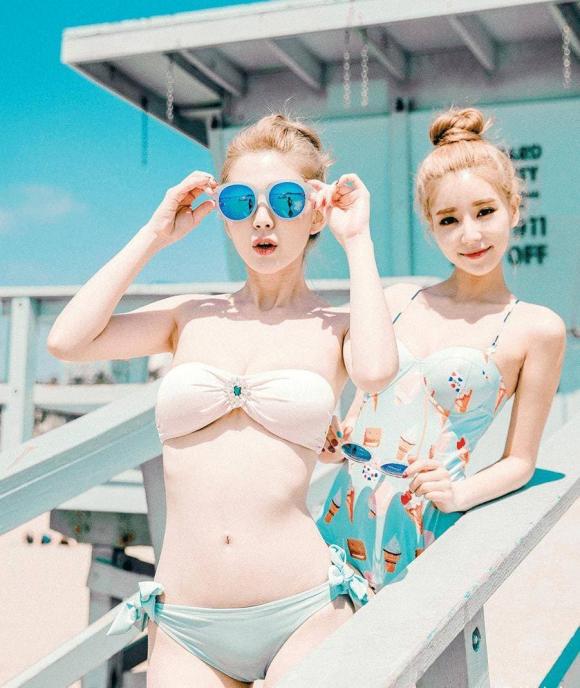 Hai nữ người mẫu quyến rũ nhất bãi biển, nụ cười của họ khiến bạn ...