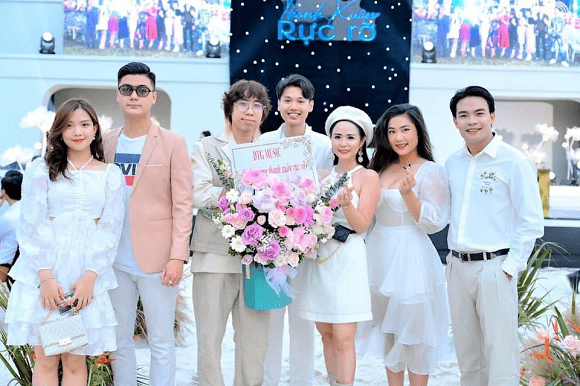 Nữ hoàng hoa hồng, Bùi Thanh Hương