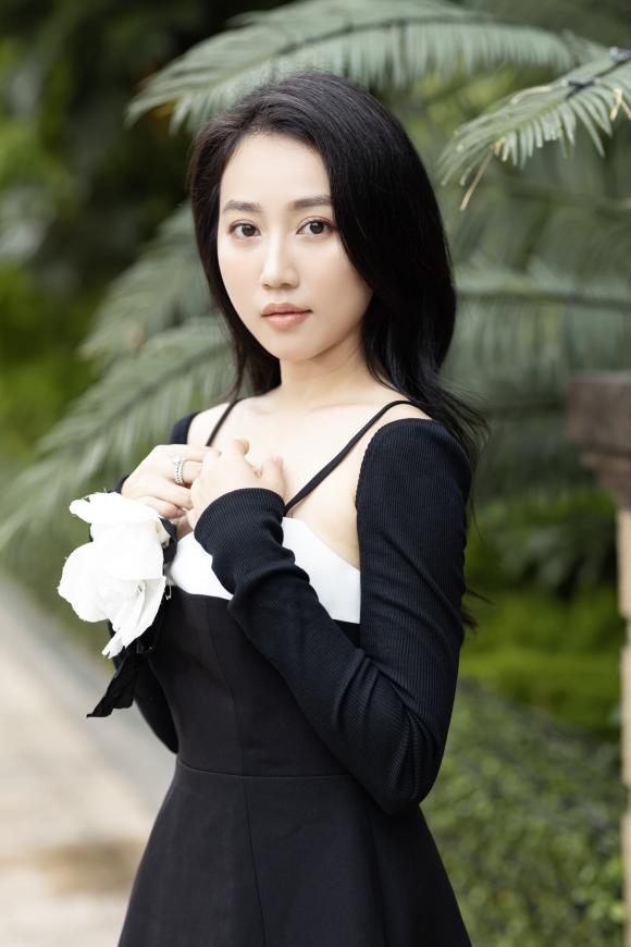 diễn viên Huỳnh Hồng Loan, Mẹ rơm, cầu thủ Tiến Linh, sao Việt
