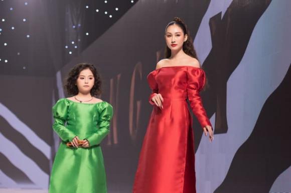 Hoa hậu Đoàn Hồng Trang, Búp Bê show 2, NTK Phương Hồ