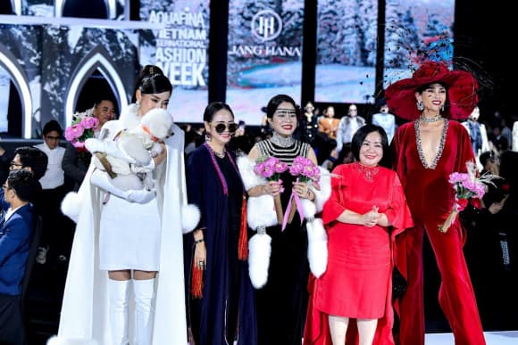 NTK-Thanh-Huong-Bui-2811 (1).jpg 0 Vietnam International Fashion Week Thu - Đông 2022, NTK Thanh Hương Bùi