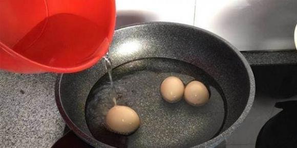 trứng luộc, trứng nứt, mẹo nấu ăn