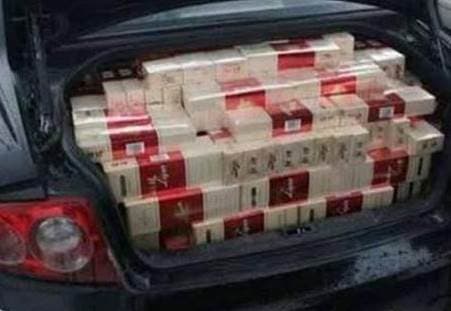đồ dùng trong cốp xe