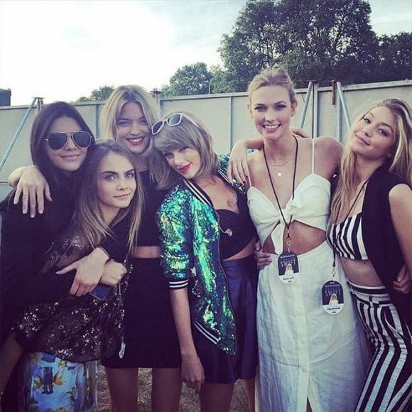 Taylor Swift, biệt đội bạn bè của Taylor Swift, Selena Gomez, Gigi Hadid, Cara Delevingne