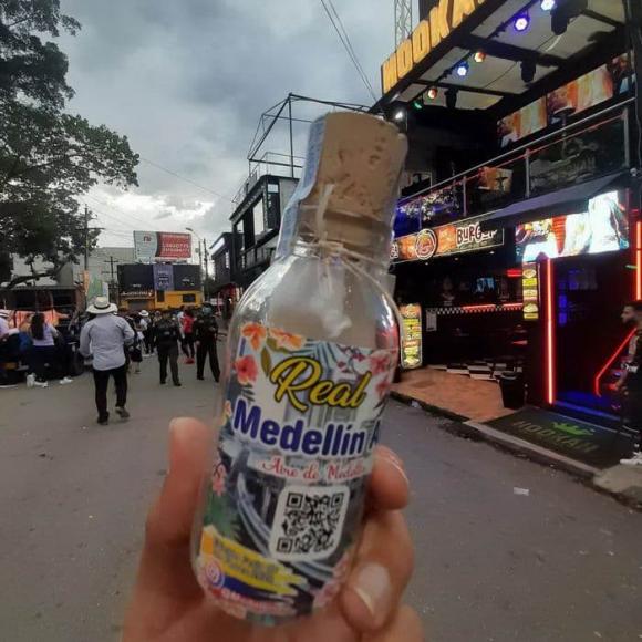 bán không khí, chai không khí, chuyện lạ,  Medellín